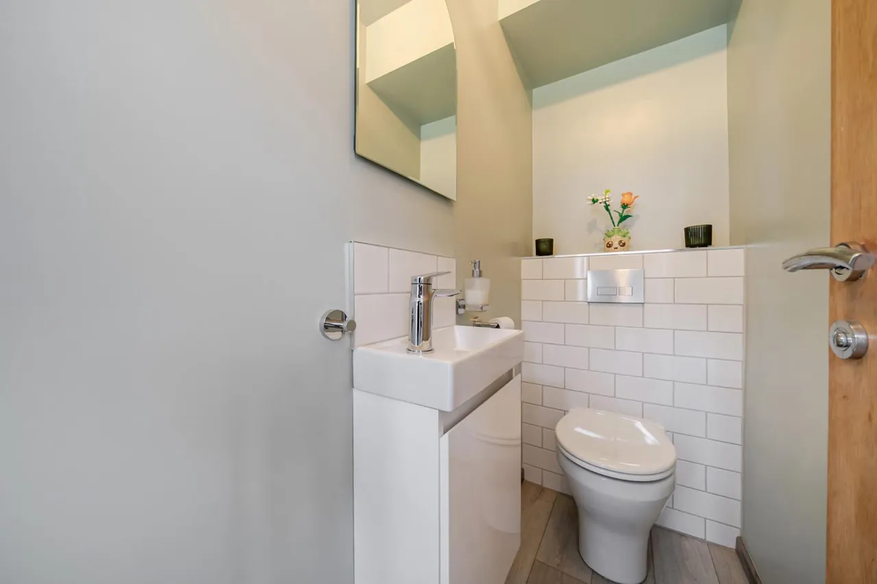 Hazel End, BR8, photo 18