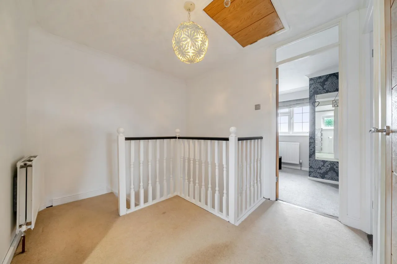 Hazel End, BR8, photo 16
