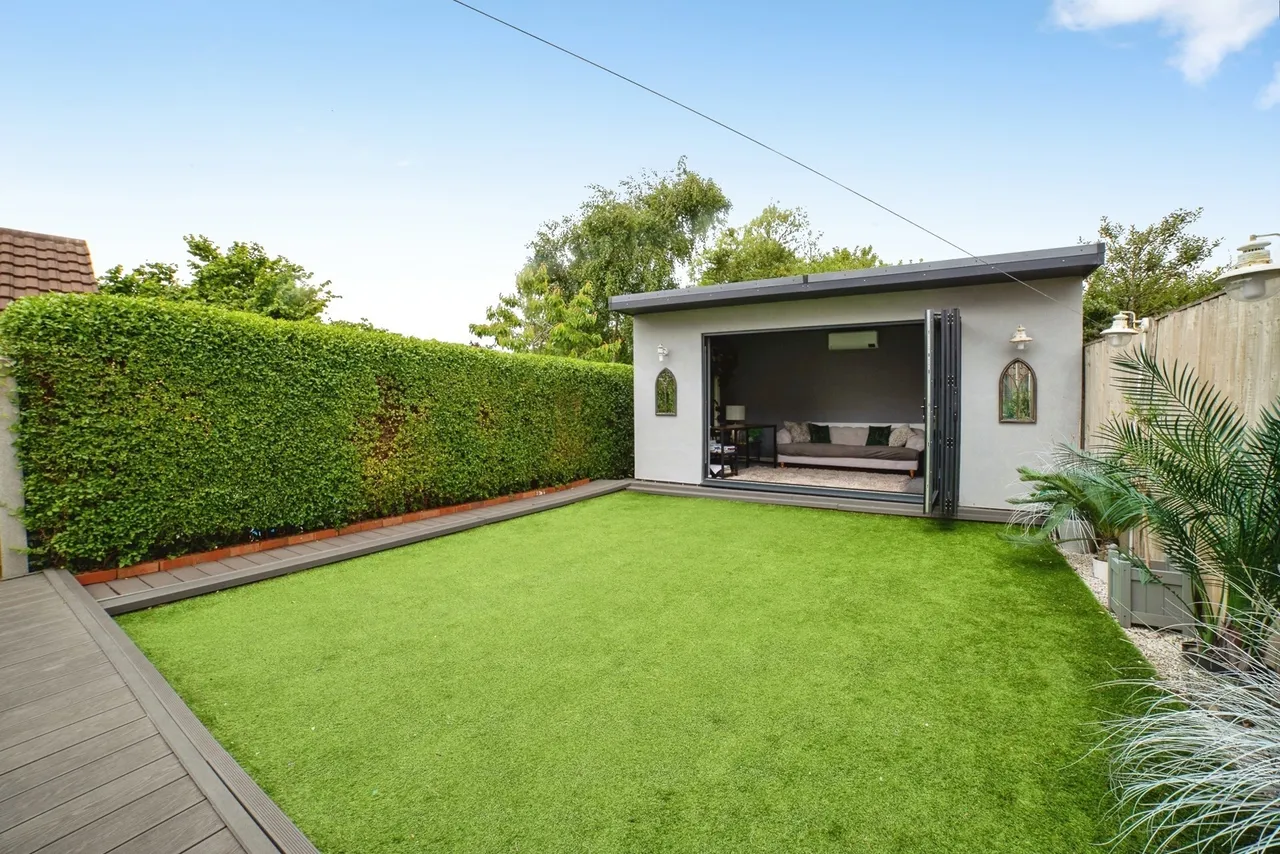 Alfreton Road, Sutton-in-Ashfield, Nottinghamshire, NG17, photo 2