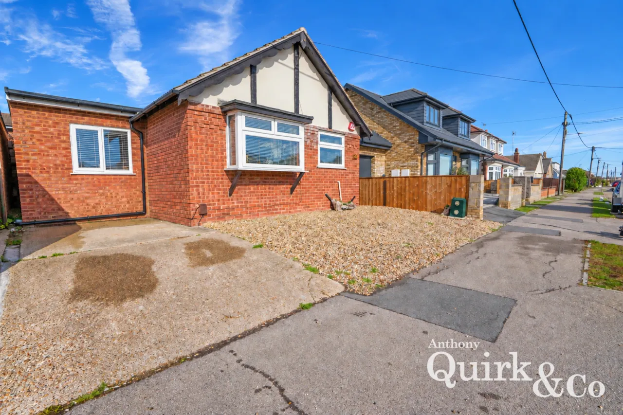 2 bed house for sale, Letzen Road, Canvey Island, SS8
