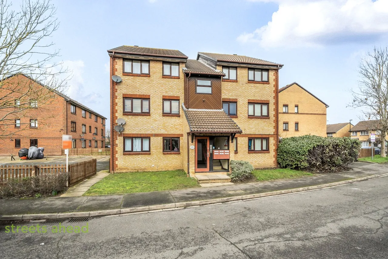 2 bed flat for sale, Davies Close, Croydon, CR0