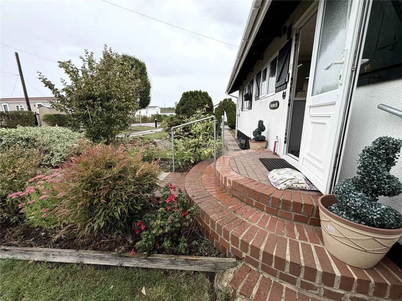 Lower Dunton Road, Dunton, CM13, photo 25