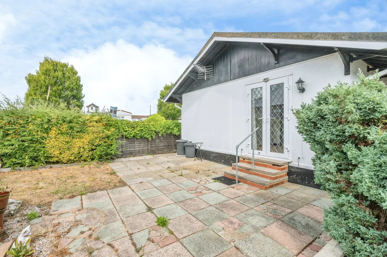 Lower Dunton Road, Dunton, CM13, photo 22
