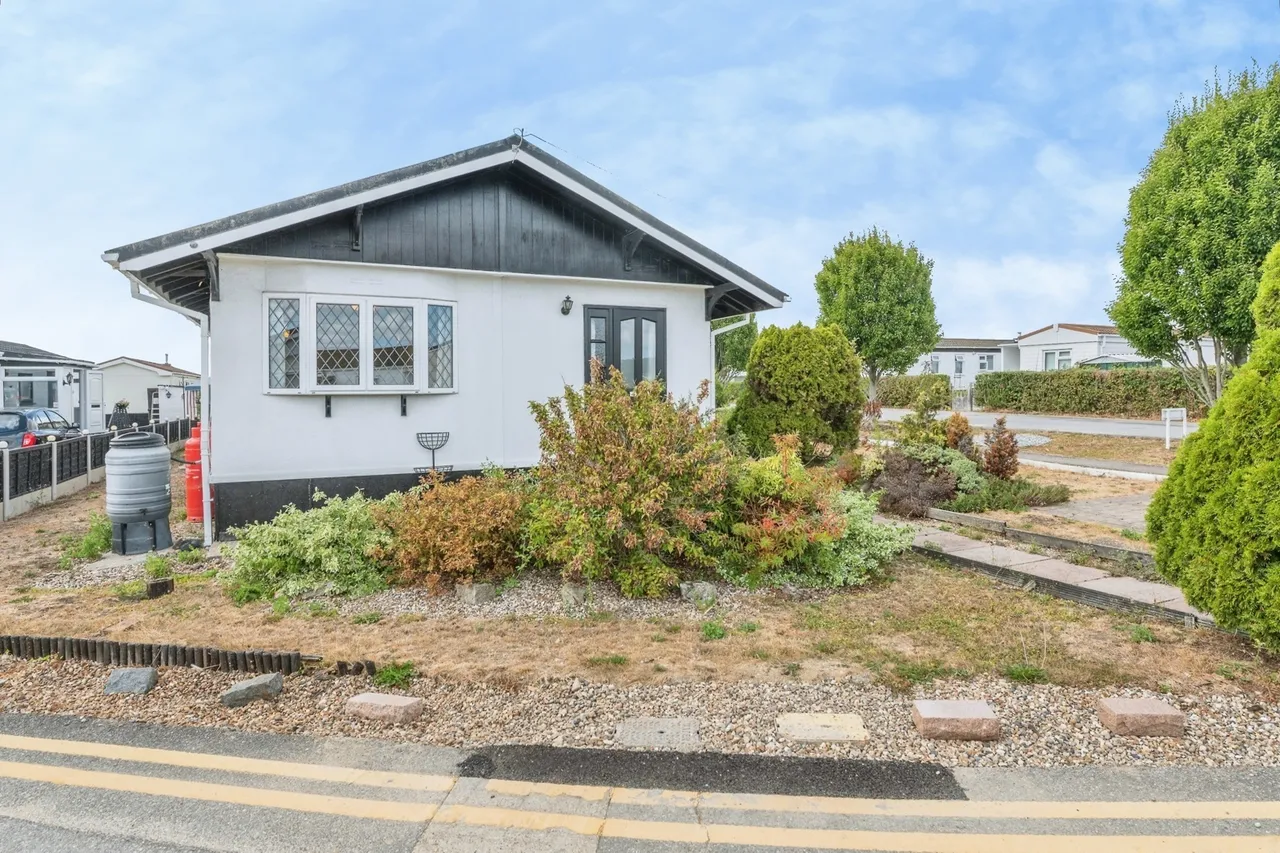 Lower Dunton Road, Dunton, CM13, photo 21