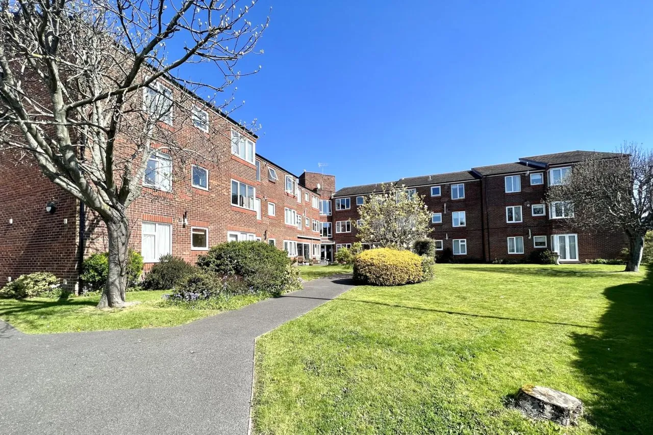 Buckingham Court, BH15, photo 11