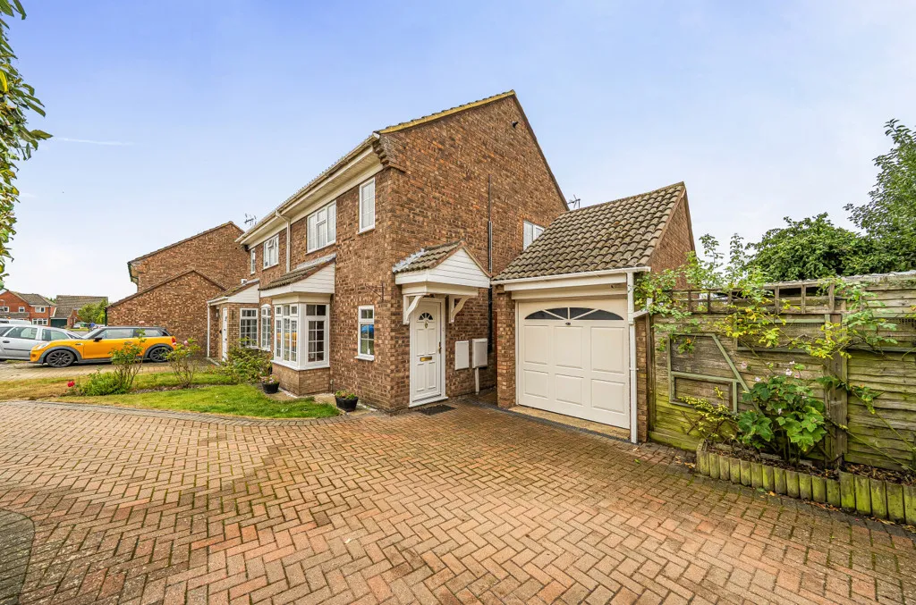 3 bed house for sale — Falcon View, Greens Norton, Towcester, Northamptonshire, NN12 8BT