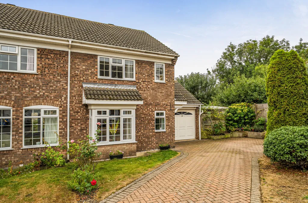 Falcon View, Greens Norton, Towcester, Northamptonshire, NN12 8BT, photo 25