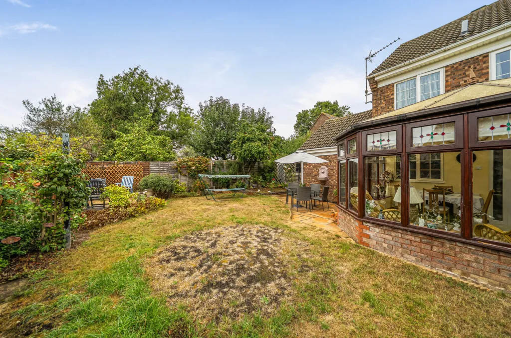 Falcon View, Greens Norton, Towcester, Northamptonshire, NN12 8BT, photo 22