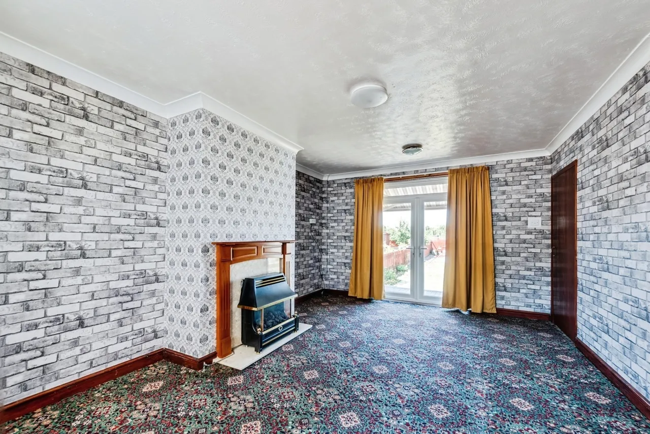 Pinehurst Road, Swindon, Wiltshire, SN2, photo 5