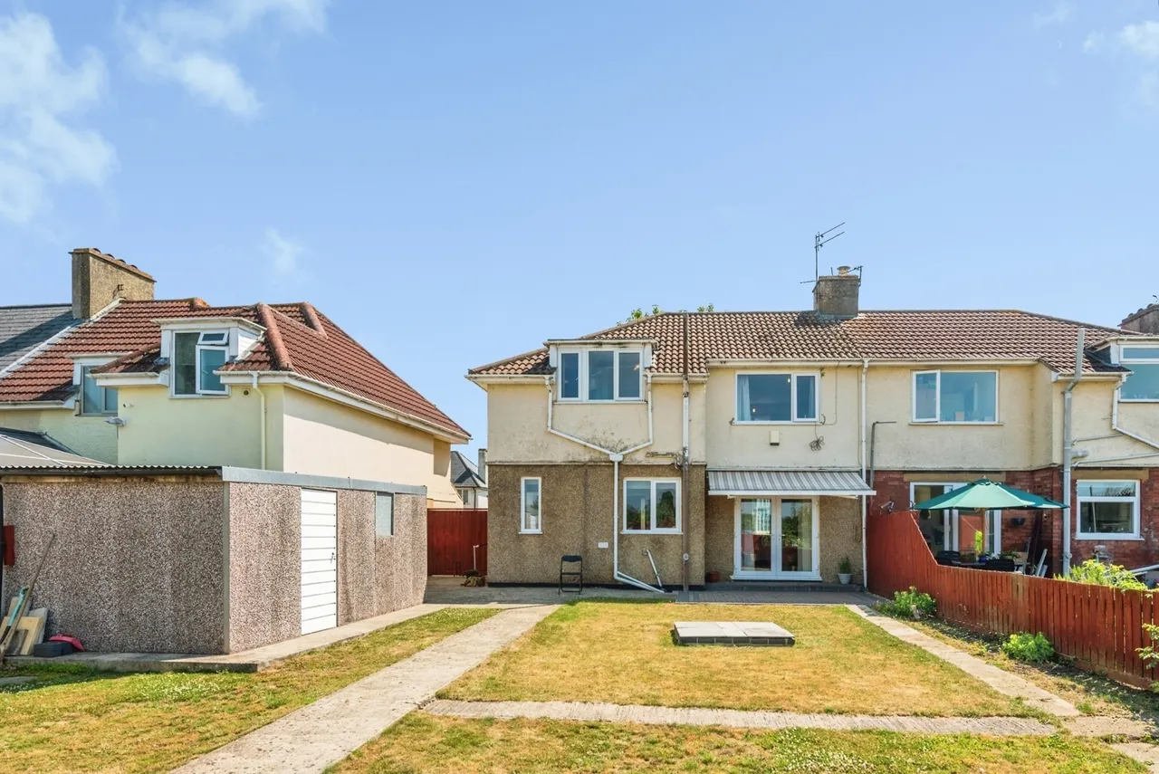 Pinehurst Road, Swindon, Wiltshire, SN2, photo 4