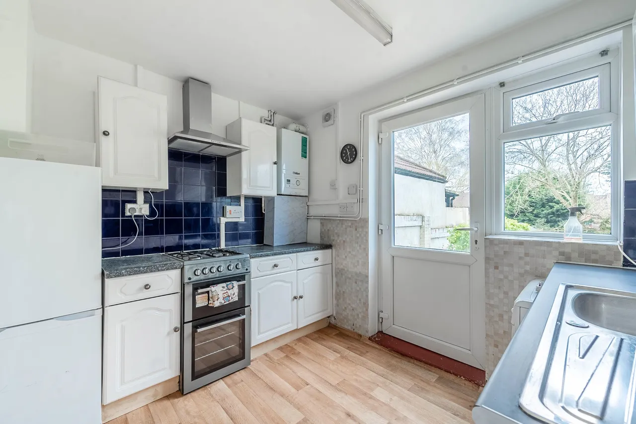 87 Littlefield Road, Edgware, photo 5