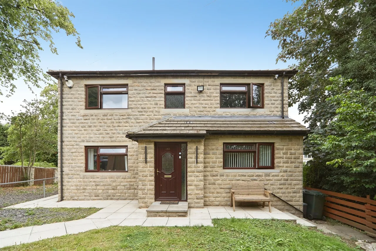 4 bed house for sale — Bingley Road, Bradford