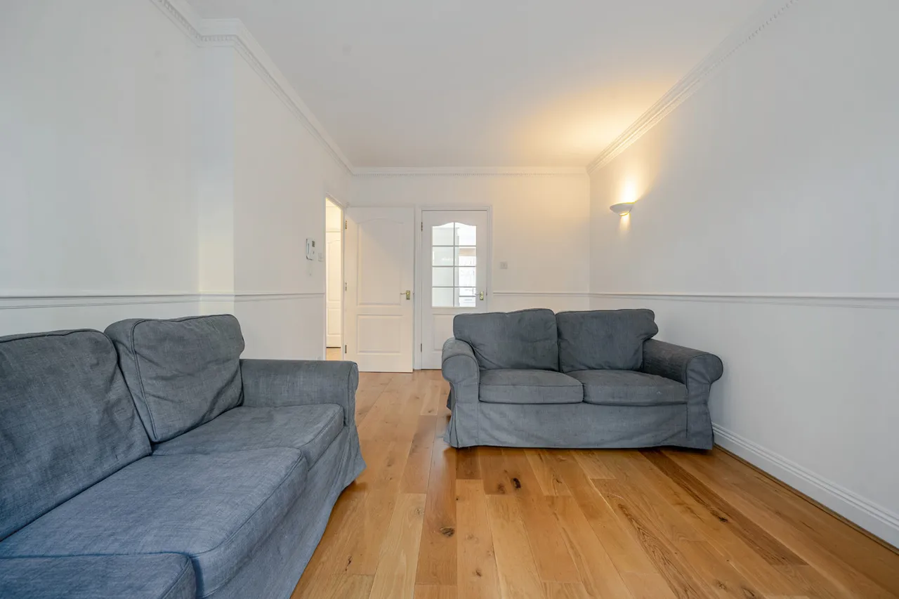Leathermarket Court, London, SE1, photo 2