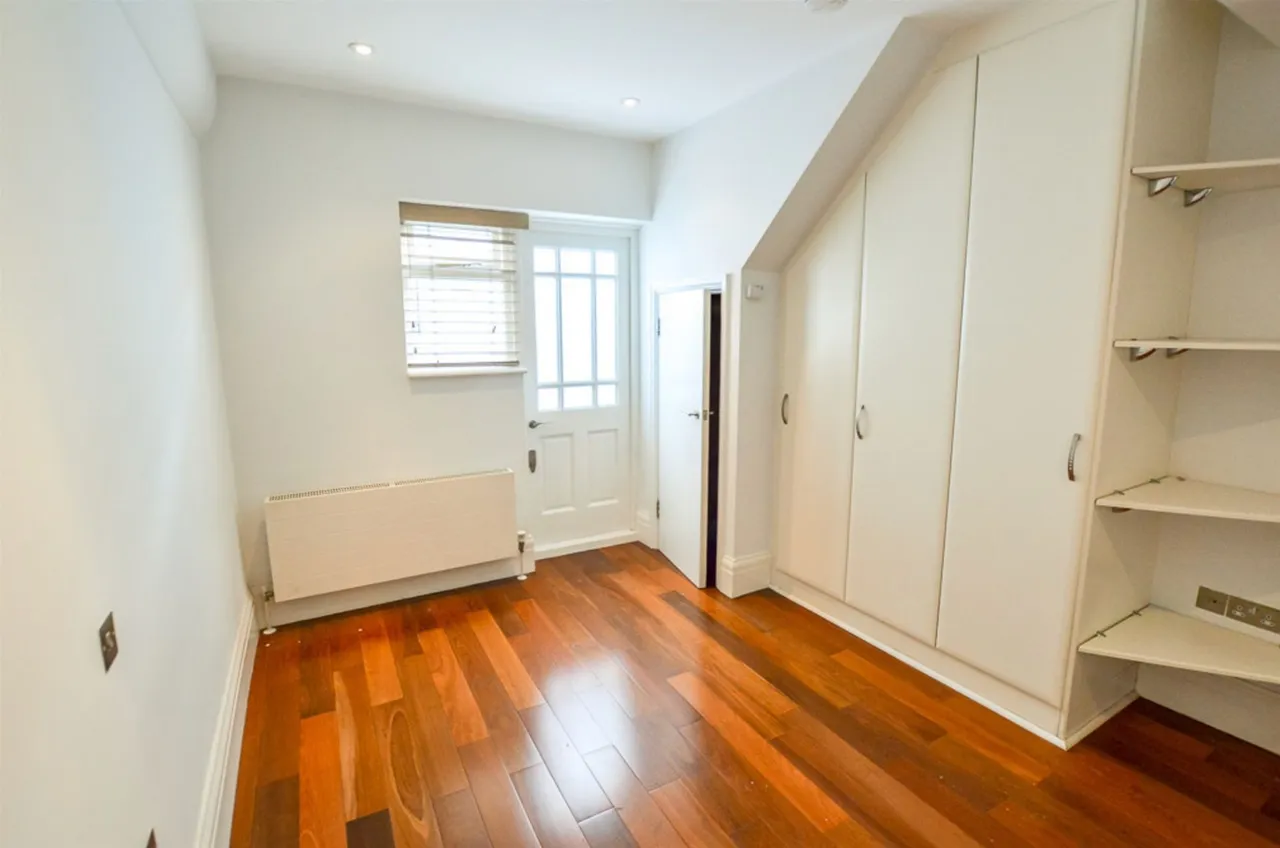 Campden Hill Gardens, London, W8, photo 14