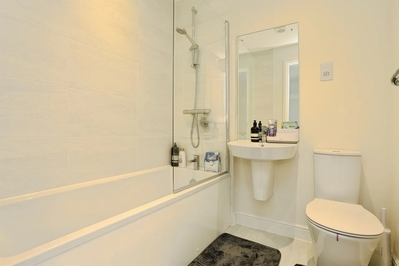 Slingsby Gardens, Newton, NG13, photo 15