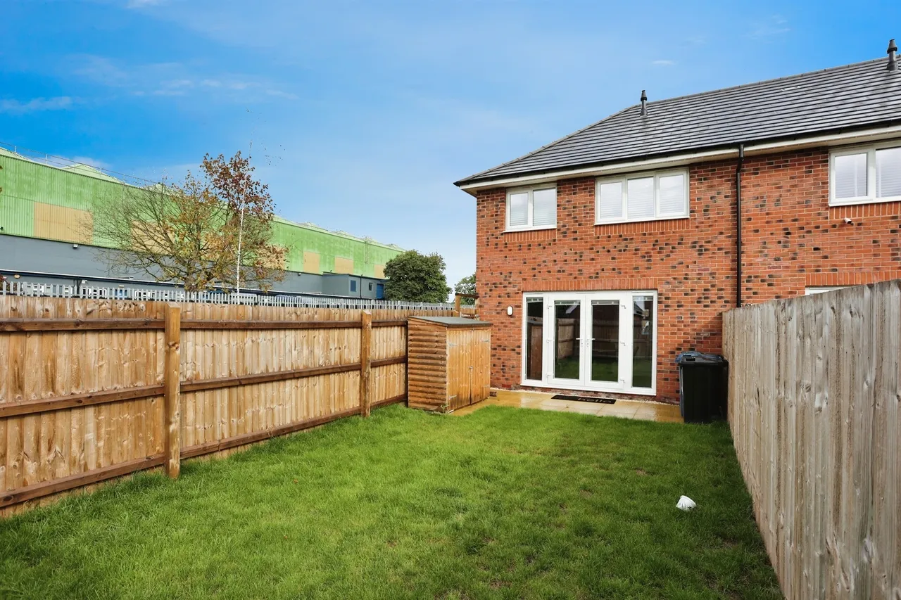 Slingsby Gardens, Newton, NG13, photo 16