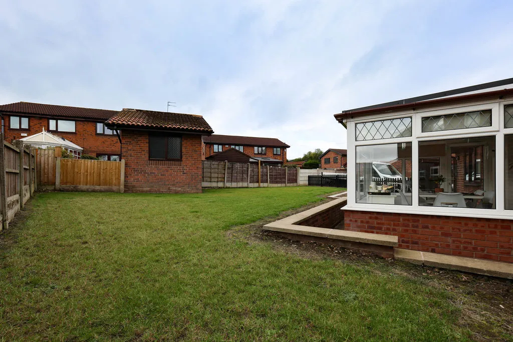 Glazebrook Close, Heywood, OL10, photo 18