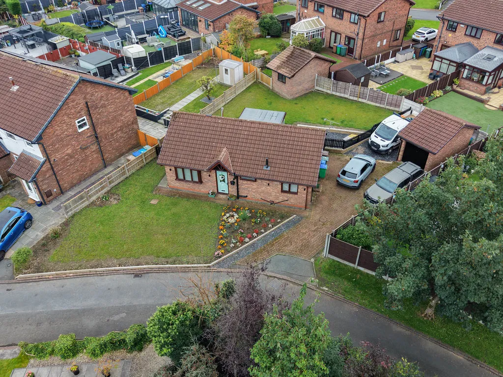 Glazebrook Close, Heywood, OL10, photo 16