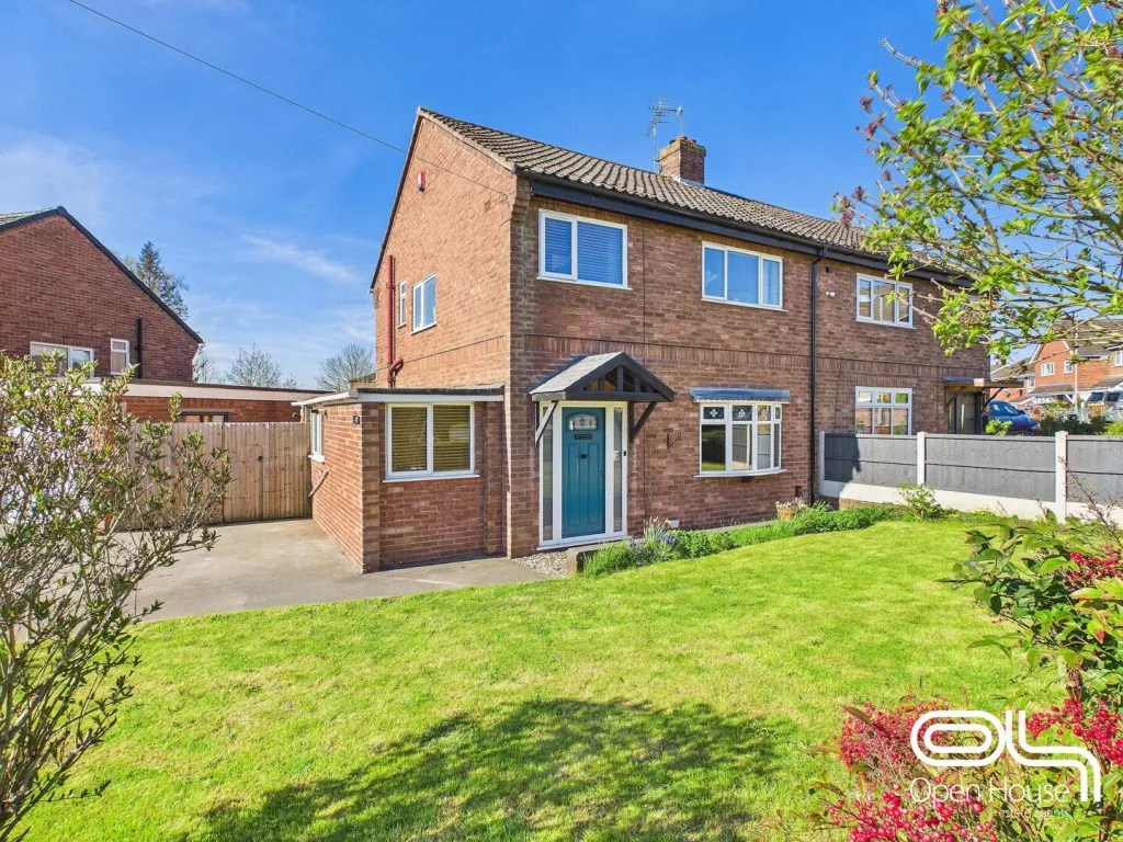 3 bed house for sale, Stone Road, Stafford, ST16