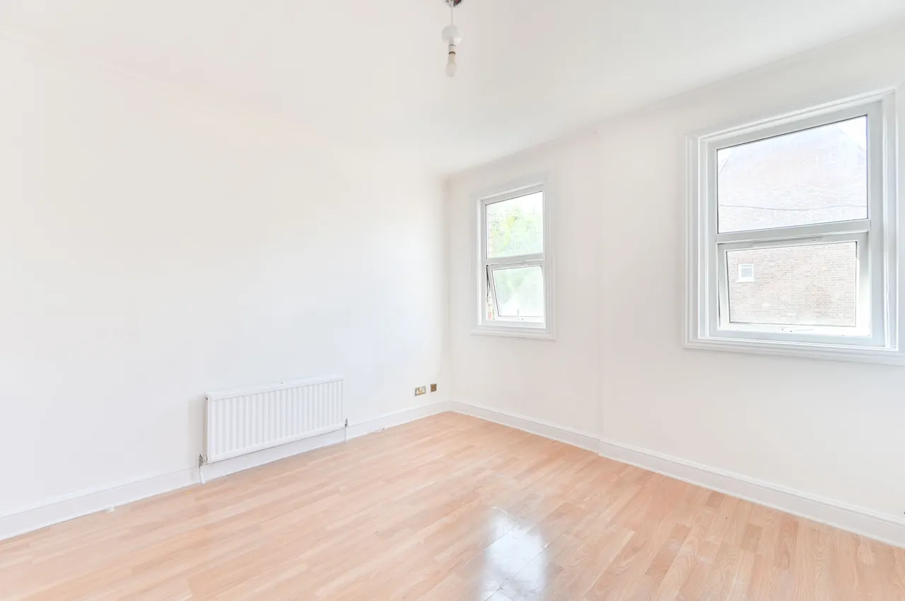 Flat 4, 75 Melrose Avenue, London, photo 7
