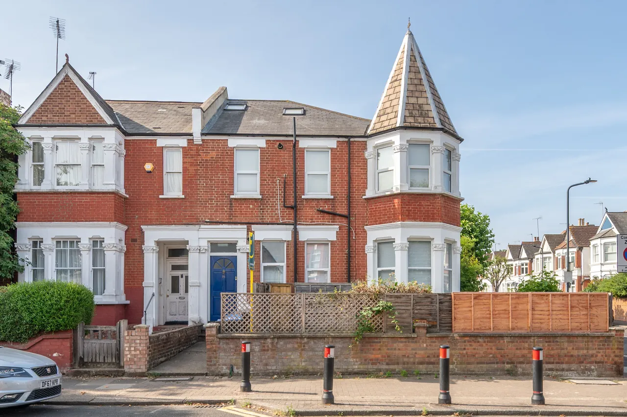 Flat 4, 75 Melrose Avenue, London, photo 9