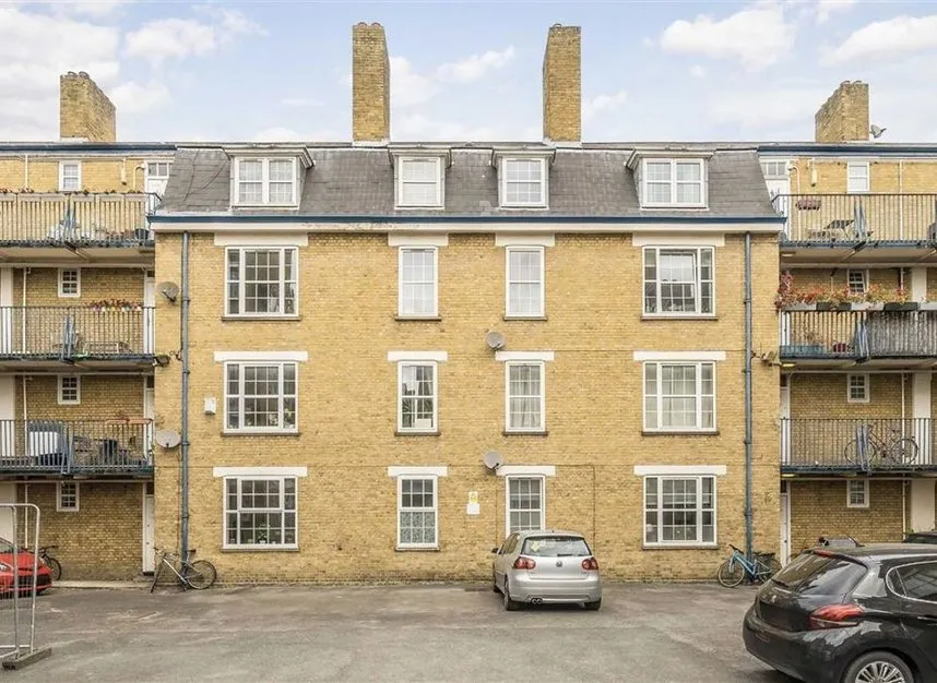 3 bed flat for sale — Cambridge Heath Road, Cambridge Heath, E2