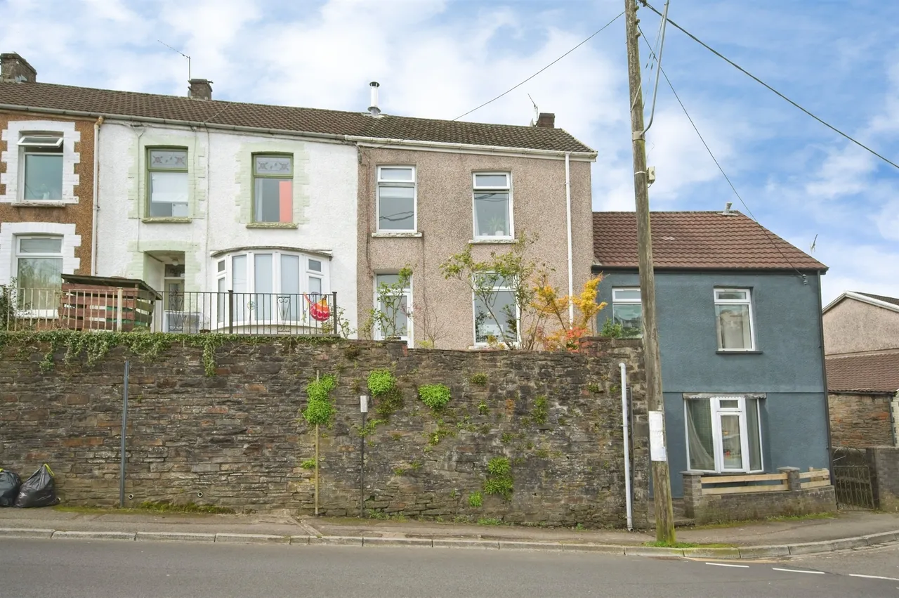 3 bed house for sale, Maesycoed Road, Pontypridd, CF37