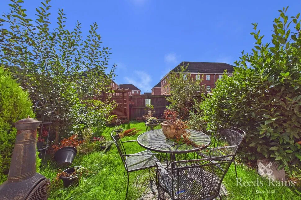 Womack Gardens, St. Helens, WA9, photo 3