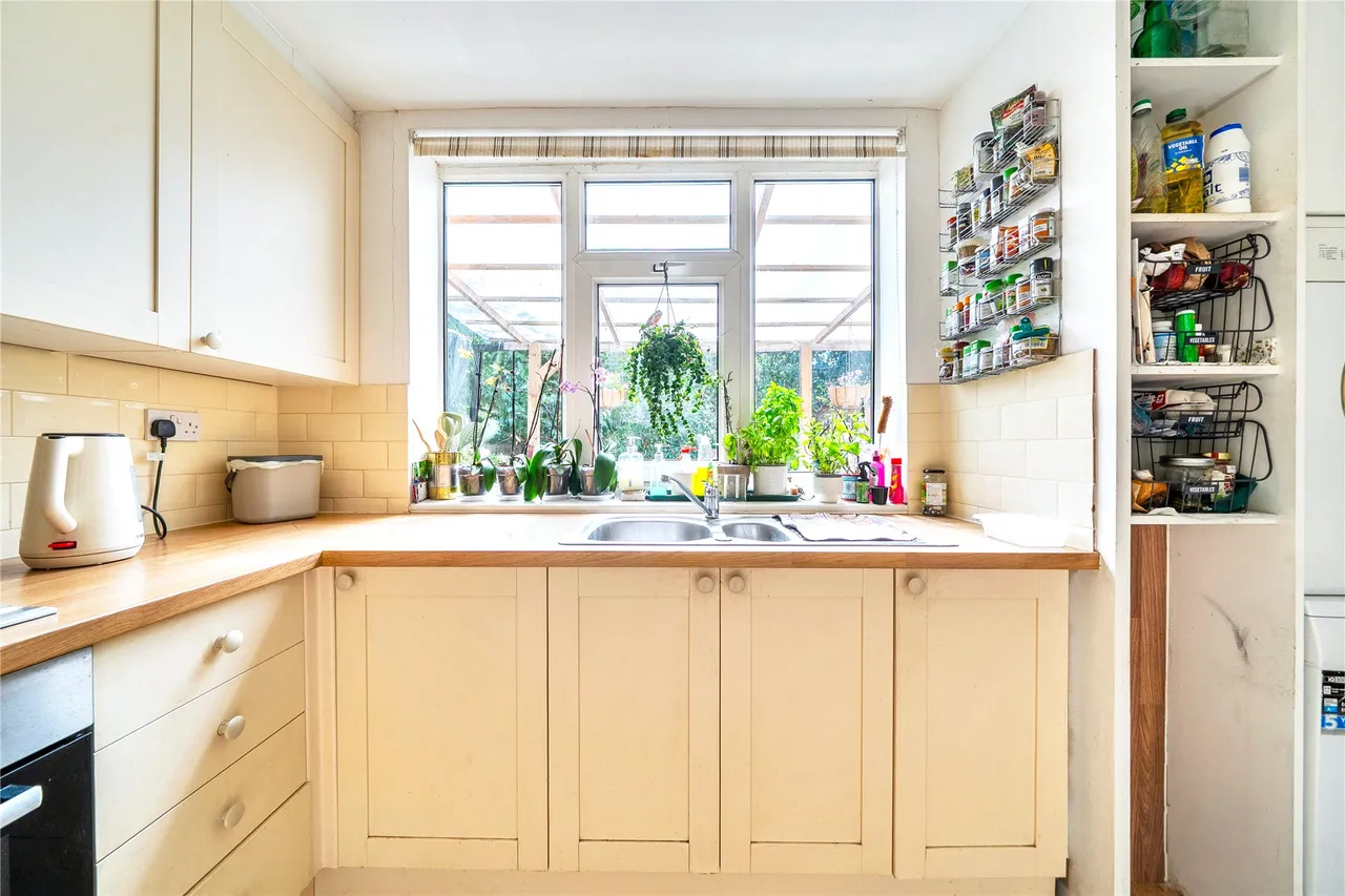 Elgar Avenue, Surbiton, KT5, photo 5