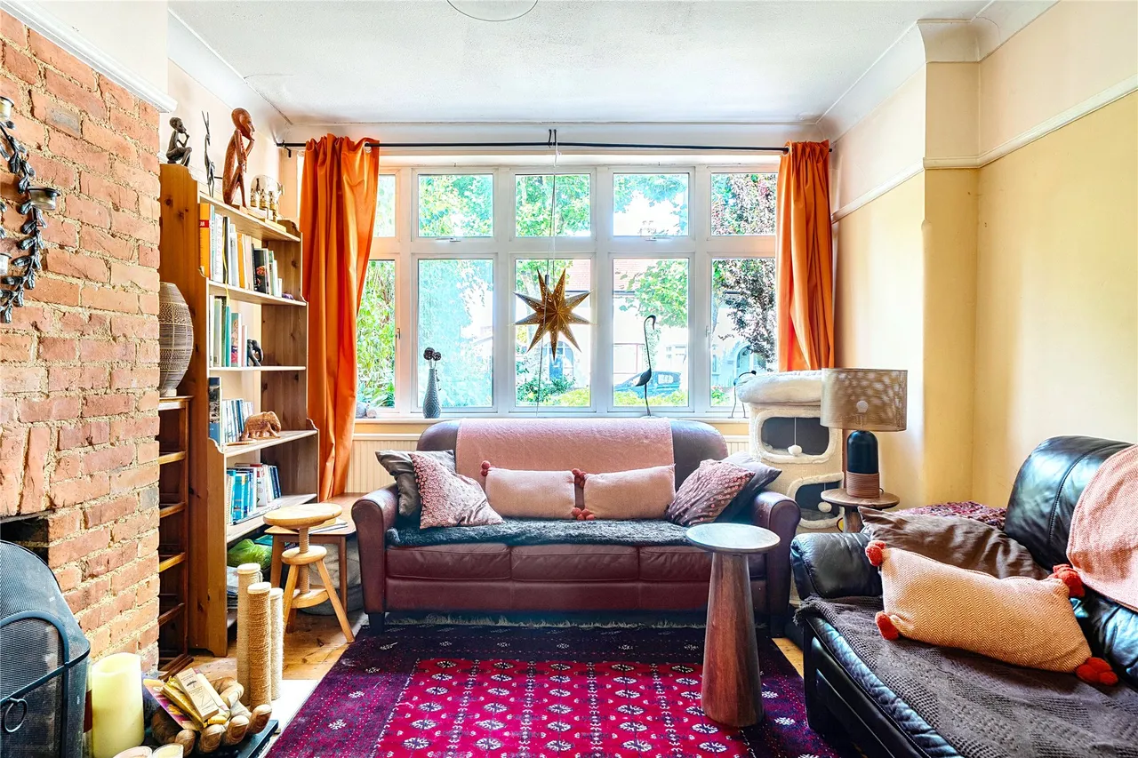 Elgar Avenue, Surbiton, KT5, photo 2