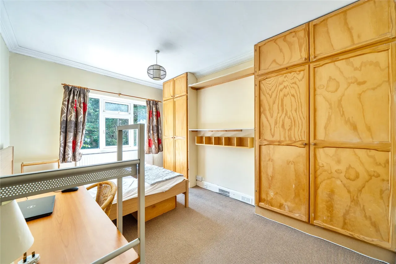 Elgar Avenue, Surbiton, KT5, photo 7