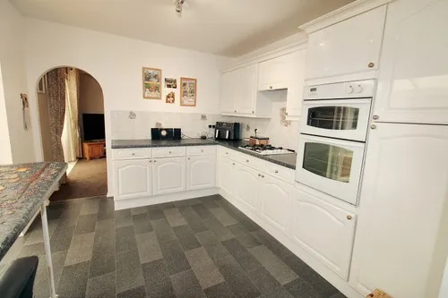 Lambourne Road, Chigwell, IG7 6EN, photo 4