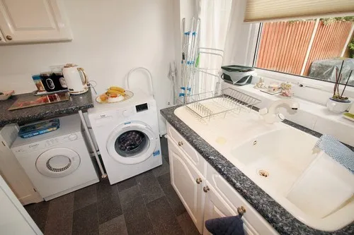 Lambourne Road, Chigwell, IG7 6EN, photo 5