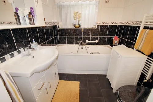 Lambourne Road, Chigwell, IG7 6EN, photo 11