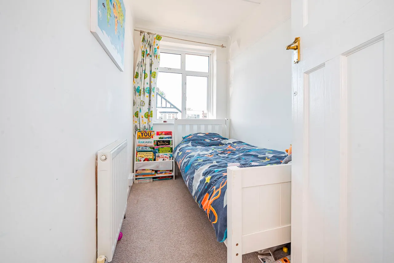 Waverley Avenue, Twickenham, TW2, photo 14