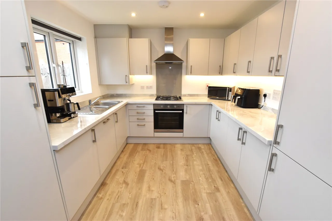 3 bed house for sale — Canada Avenue, Farnborough, Hampshire, GU14 0FJ