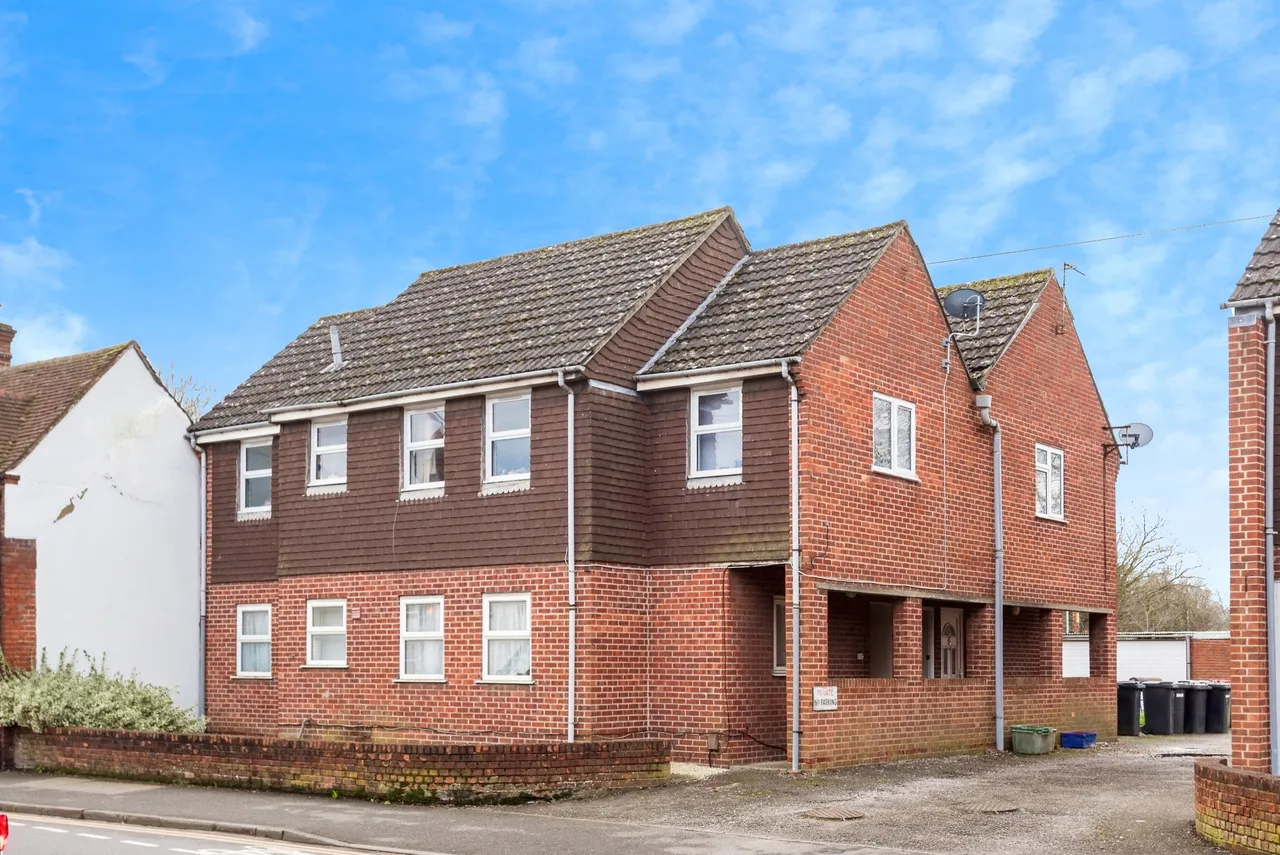 2 bed flat for sale, Chapel Street, Thatcham, RG18