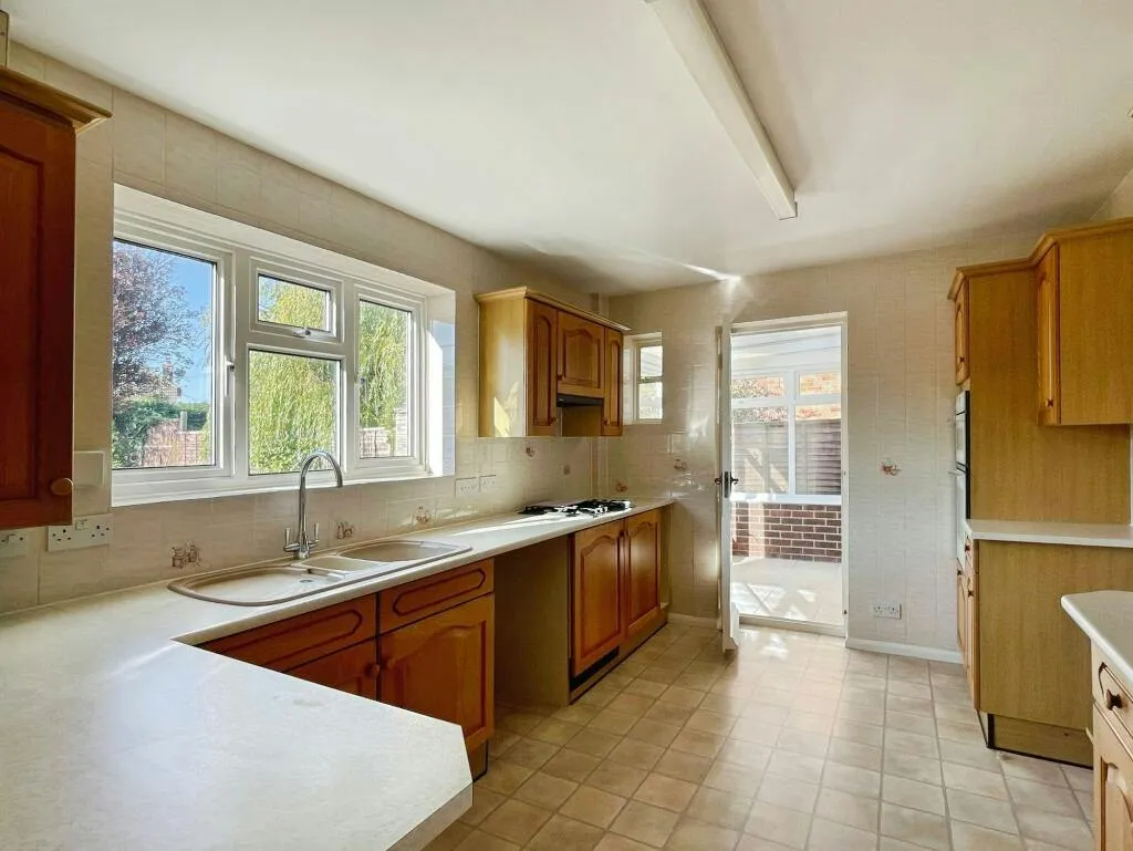 Sandwich Road, Cliffsend, CT12, photo 8