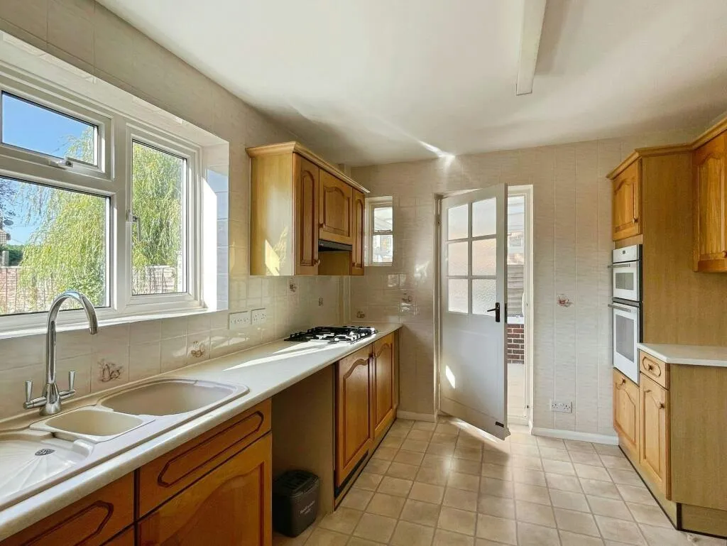 Sandwich Road, Cliffsend, CT12, photo 6