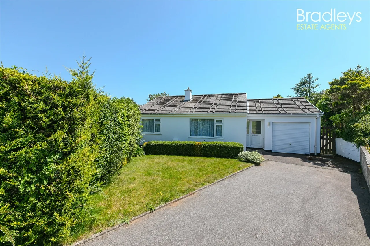 3 bed property for sale, Polwyn Close, Heamoor, TR18