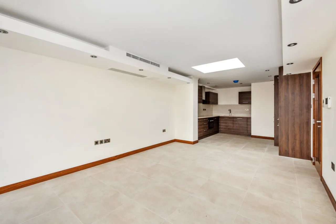 2 bed flat for sale — Flat 5, 355 Station Road, Harrow