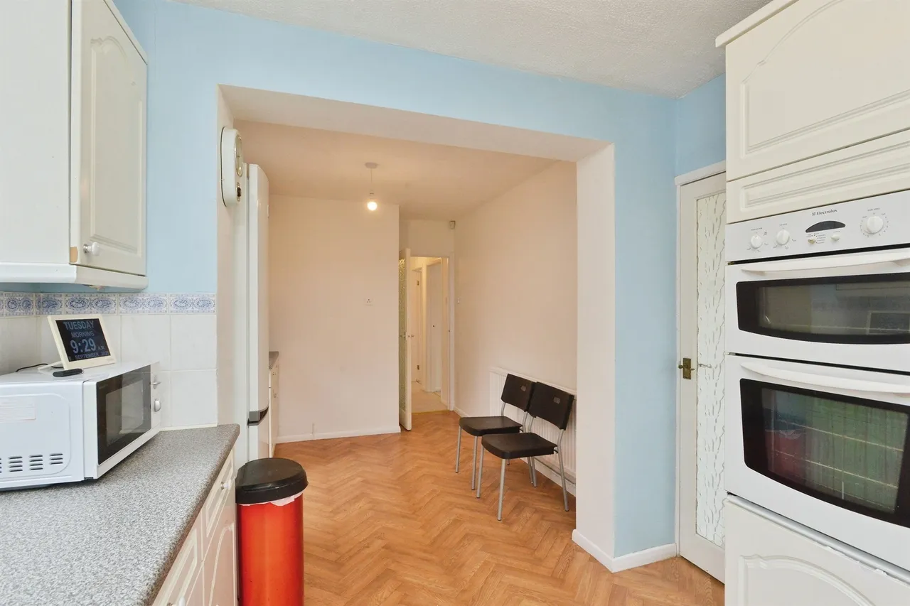 High View, Deanshanger, MK19, photo 4