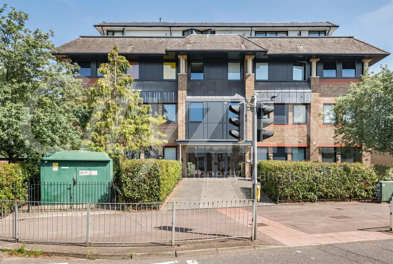 Aldenham Road, Bushey, WD23, photo 17