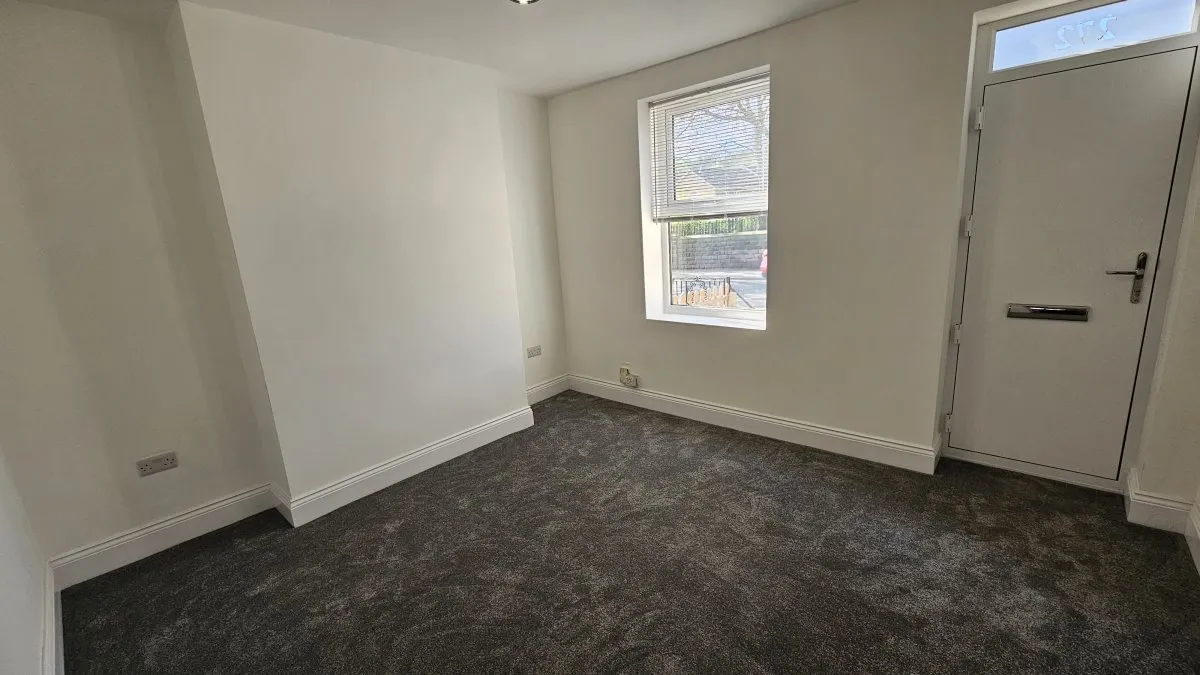 Doncaster Road, Barnsley, photo 4