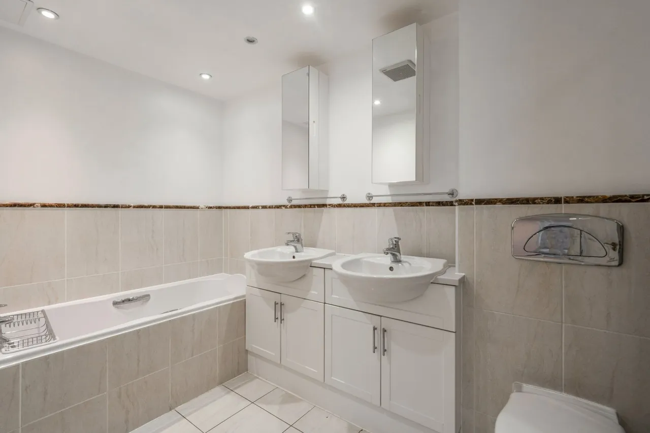 Ledborough Lane, Ledborough Court, HP9, photo 6