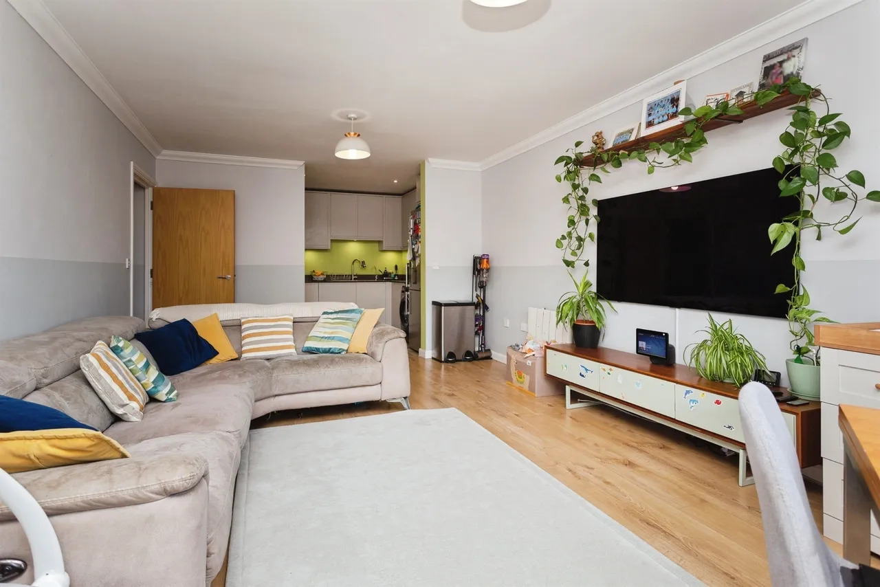 2 bed flat for sale — The Gateway, Watford