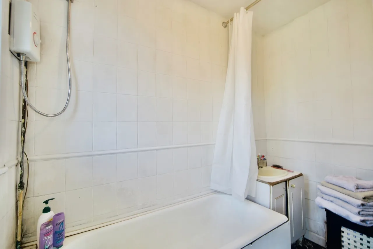 Thompson Road, DAGENHAM, Essex, RM9, photo 9