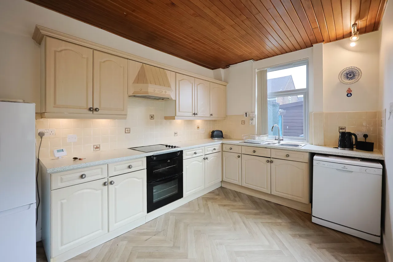 Heaton Street, Standish, photo 5