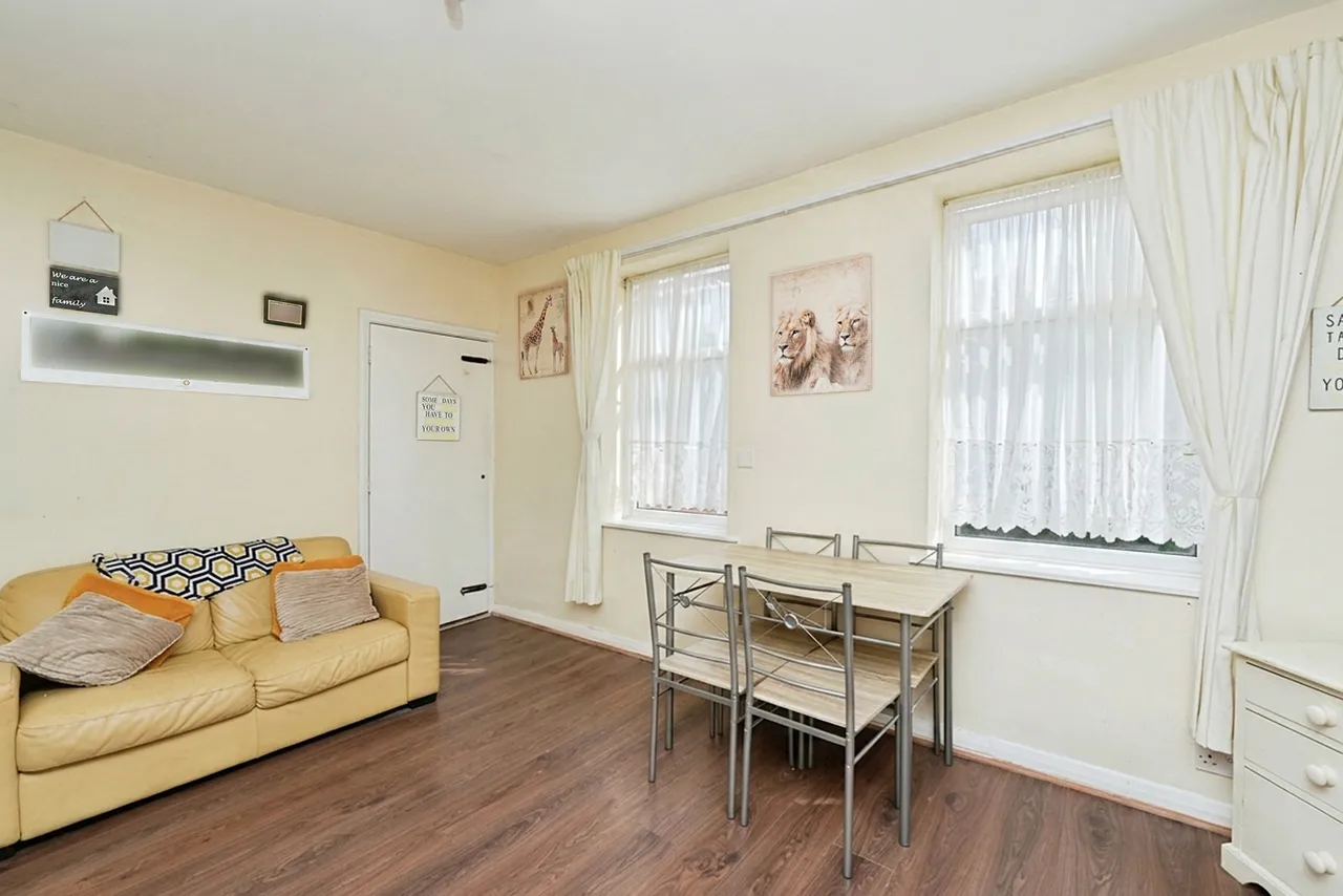 Moremead Road, London, SE6, photo 6