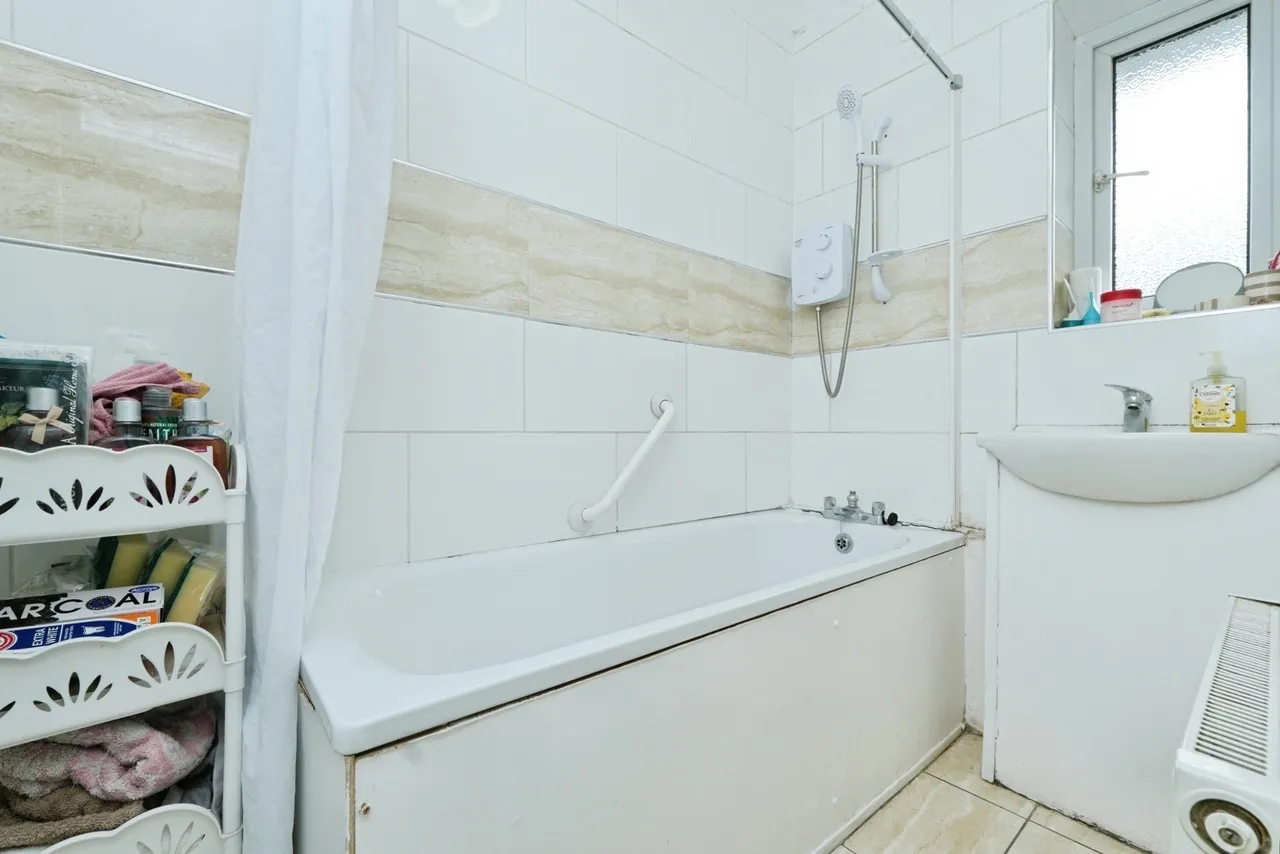 Moremead Road, London, SE6, photo 14